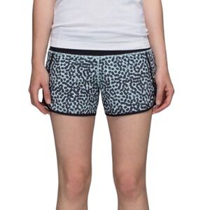 Lululemon Run Times Short *4-way Stretch Ace Spot Tranquil Blue Black / Black